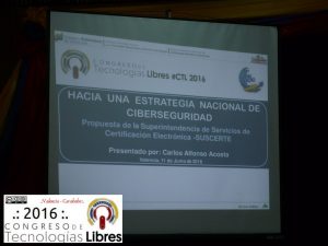 Presentación de la ponencia "Hacia una estrategia de CiberSeguridad y Defensa".