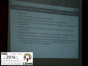 Presentación de la ponencia "Hacia una estrategia de CiberSeguridad y Defensa" por Carlos Acosta.