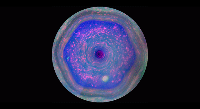 Saturno y su nube hexagonal