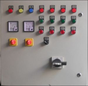 Instrumentación de un Controlador Lógico Programable (Wikipedia https://commons.wikimedia.org/wiki/File:Plc_control_panel.JPG )