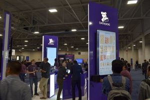 Alternativa Datadog en las "AWS Toronto Summit 2018" https://commons.wikimedia.org/wiki/File:DatadogAWSTorontoSummit.jpg